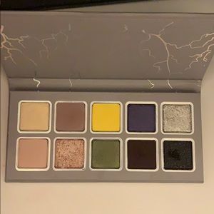 Kylie cosmetics eye of the storm palette